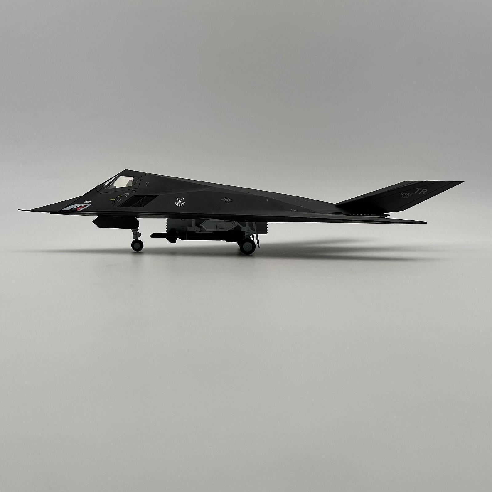 1:72 Nighthawk Fighter Tableto - Home Office Bookshelves incelemesi ve fiyatı